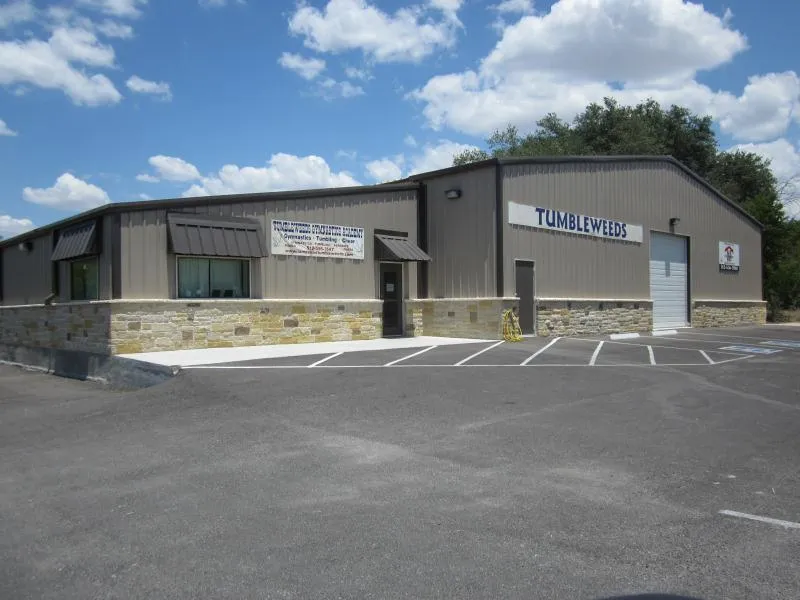 Retail metal building photo 9