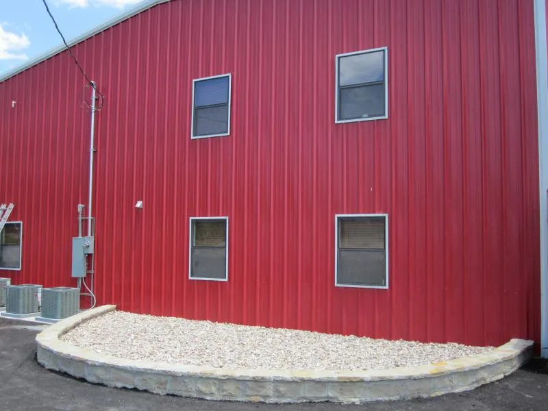 Residence 07 metal building photo 5