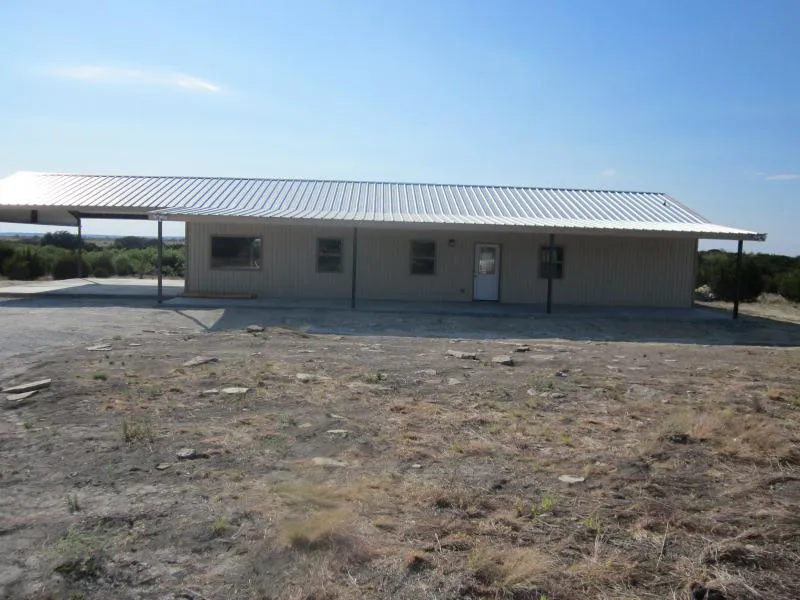 Residence 05 metal building photo 4